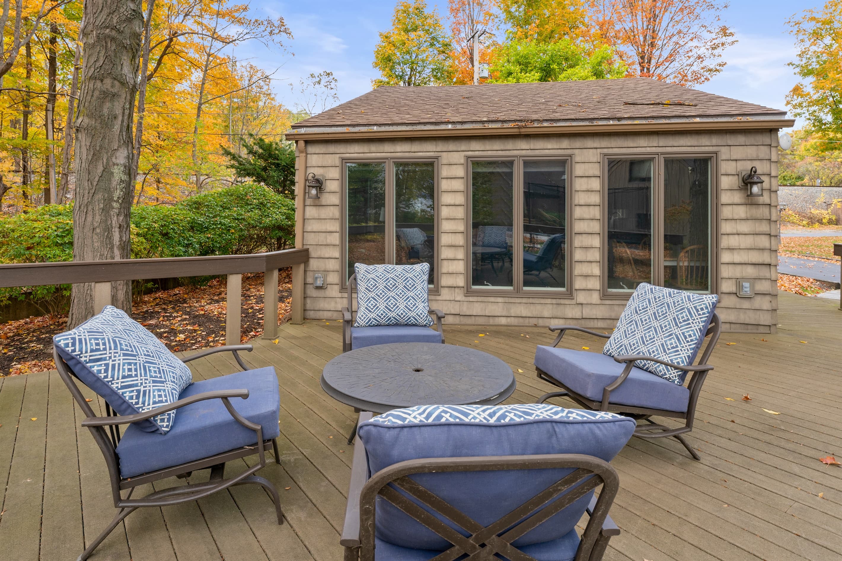 Outdoor lounge seating on the guest house deck