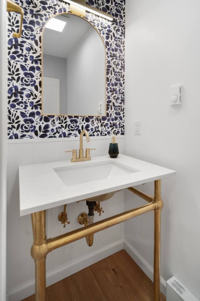 Decorative bathroom mirror and lighting