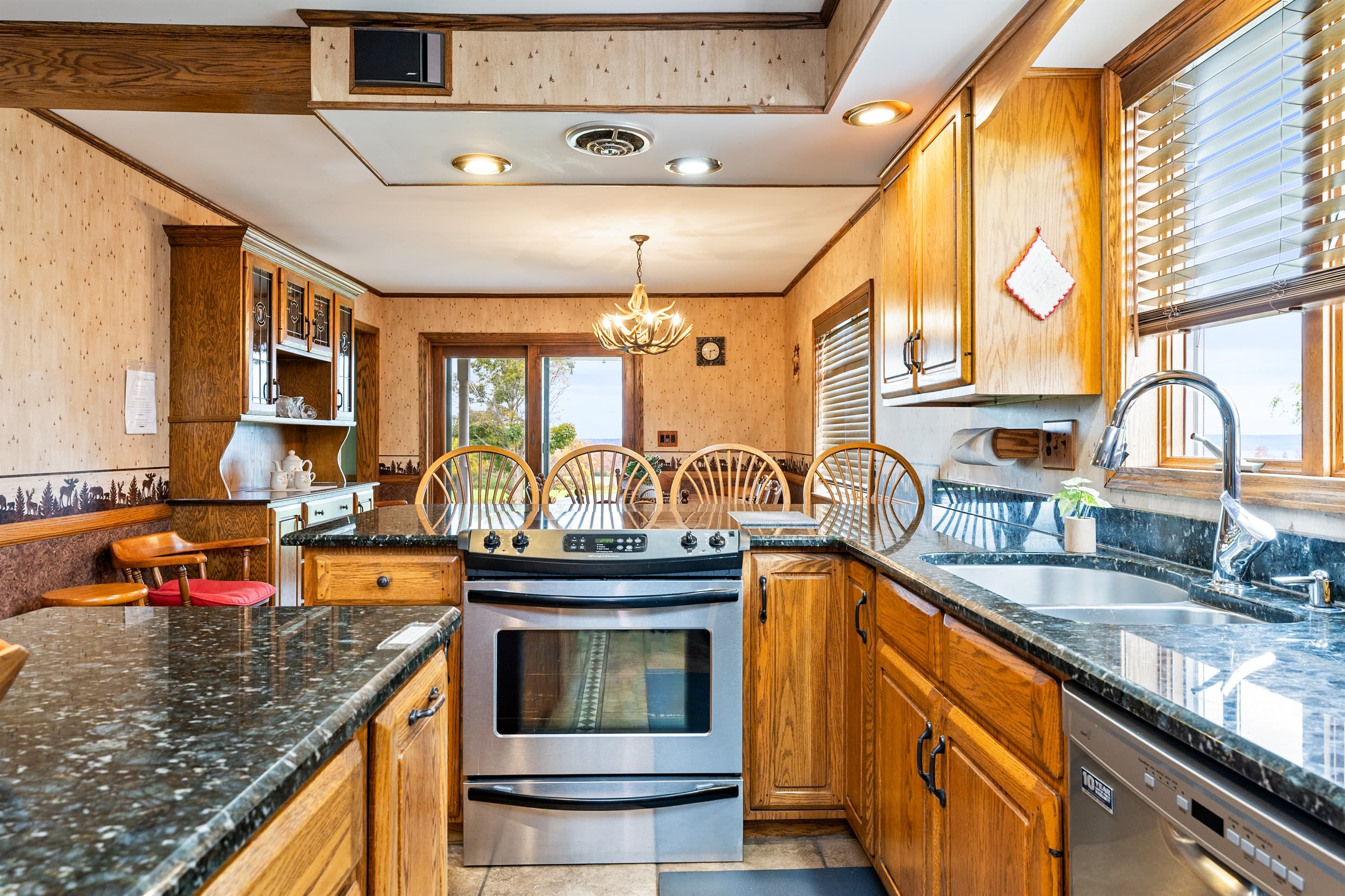 Open kitchen with breakfast bar