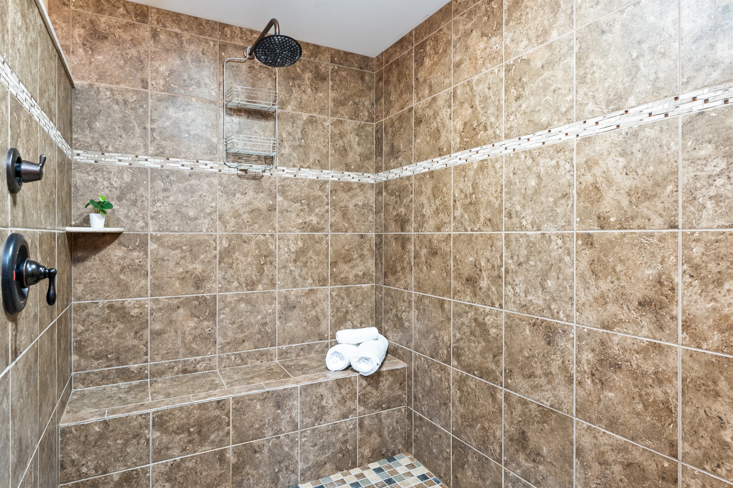 Upstairs full bathroom