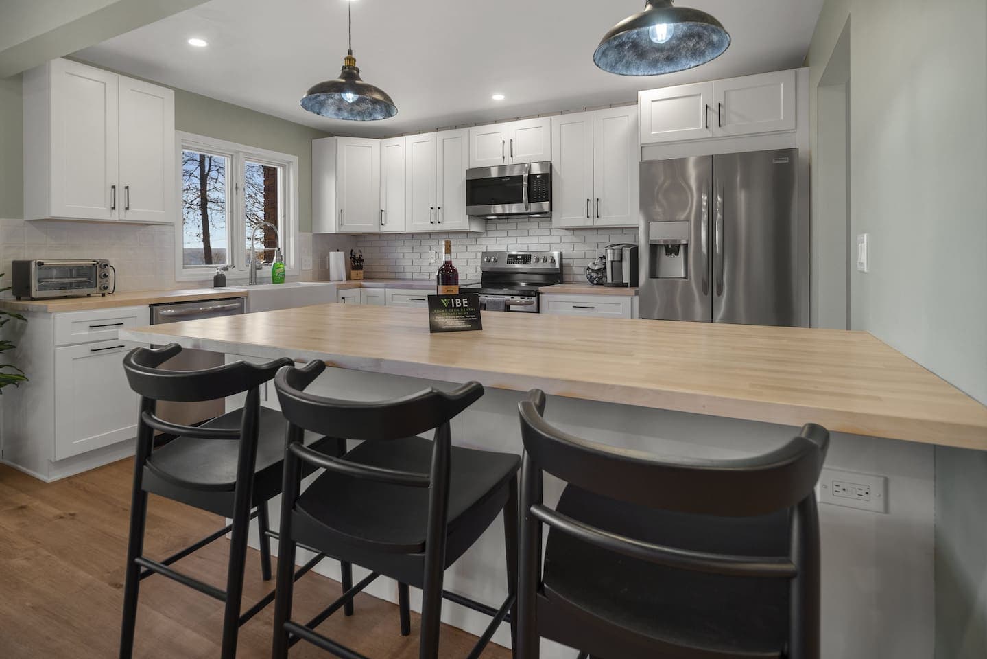 Spacious island with seating for four