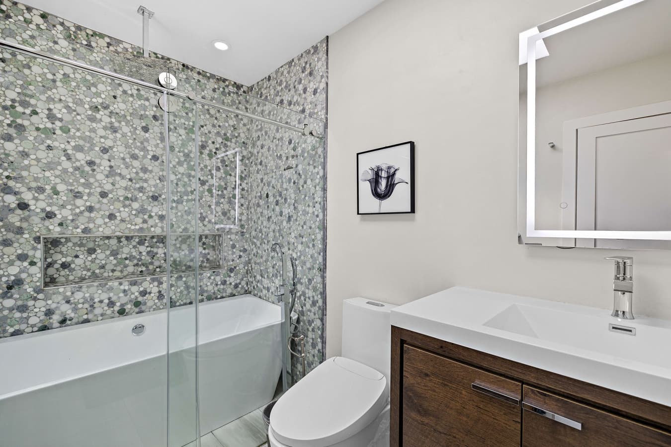 21-web-or-mls-SEATTLE_STILLS-147.jpg