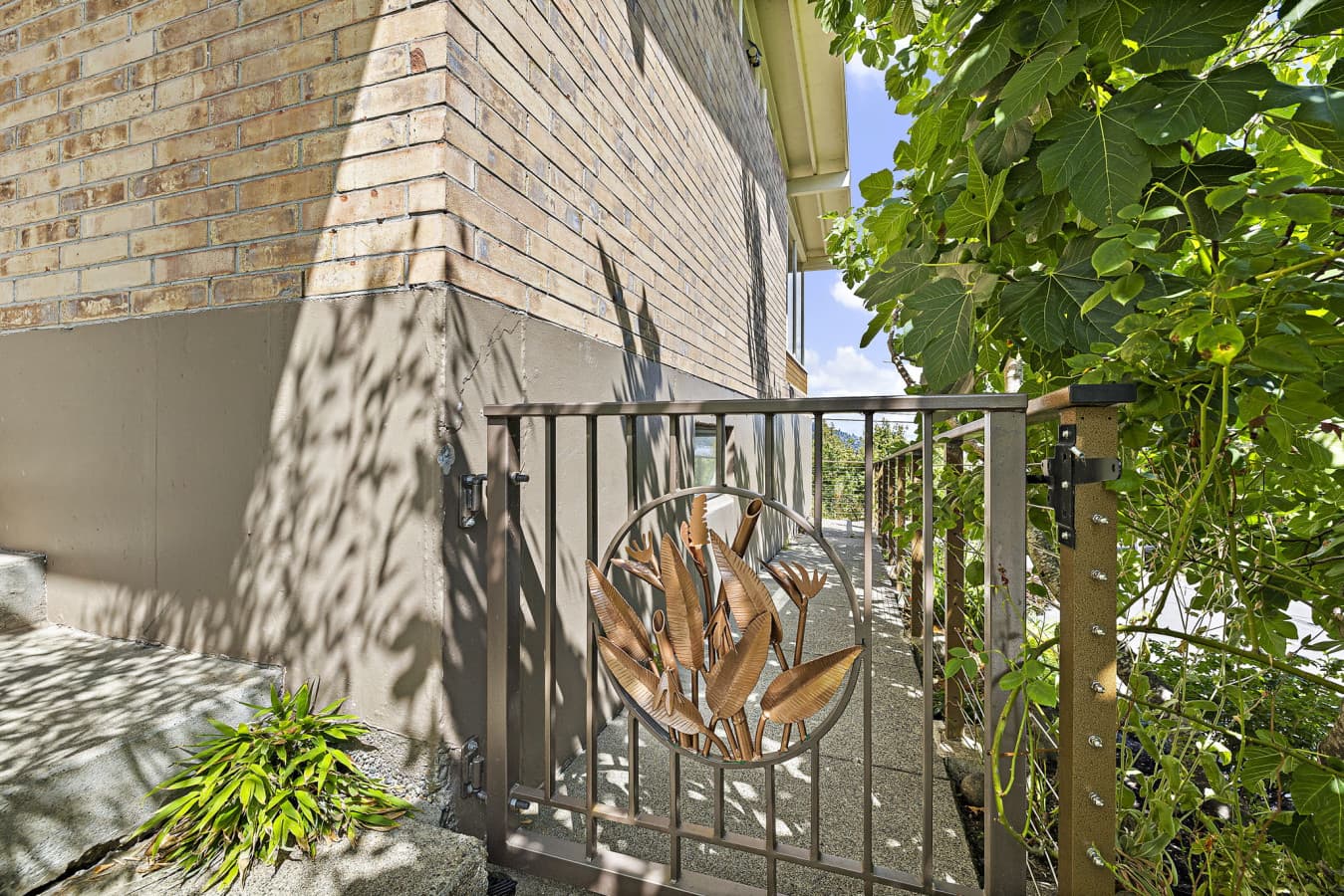 2-web-or-mls-SEATTLE_STILLS-250.jpg