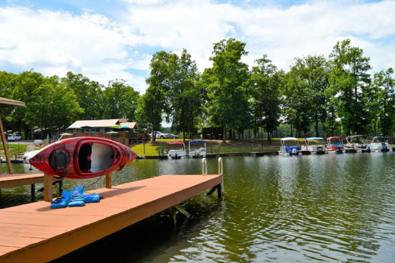 Amazing Lakefront Getaway