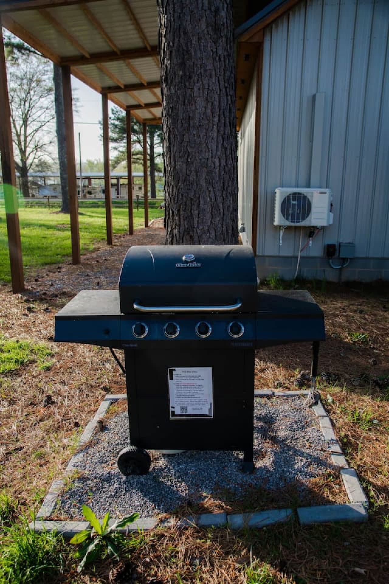 CC BBQ grill77df3b28-bfc5-4a9c-8809-200fedc98150