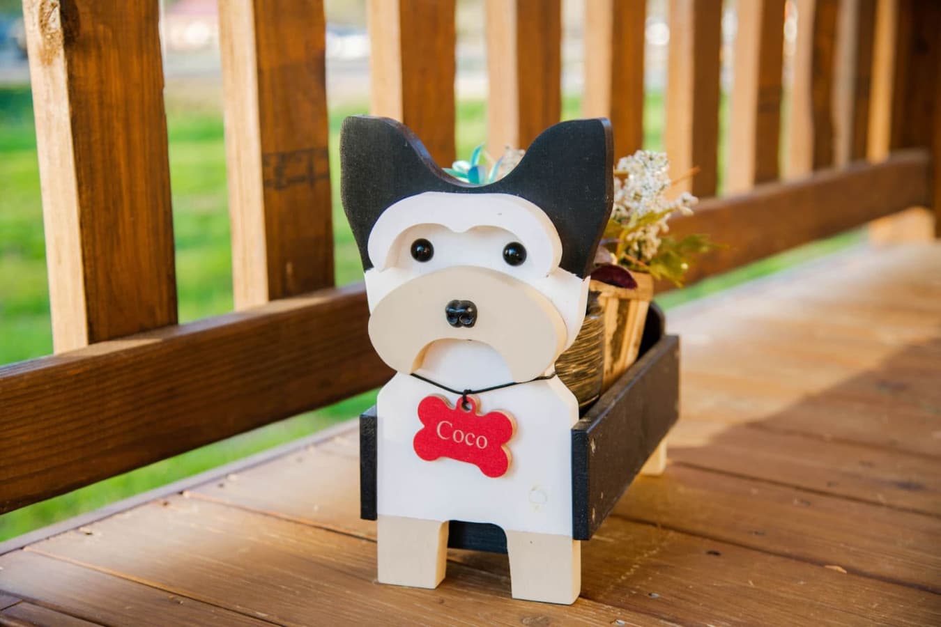 CC Coco Planter front door