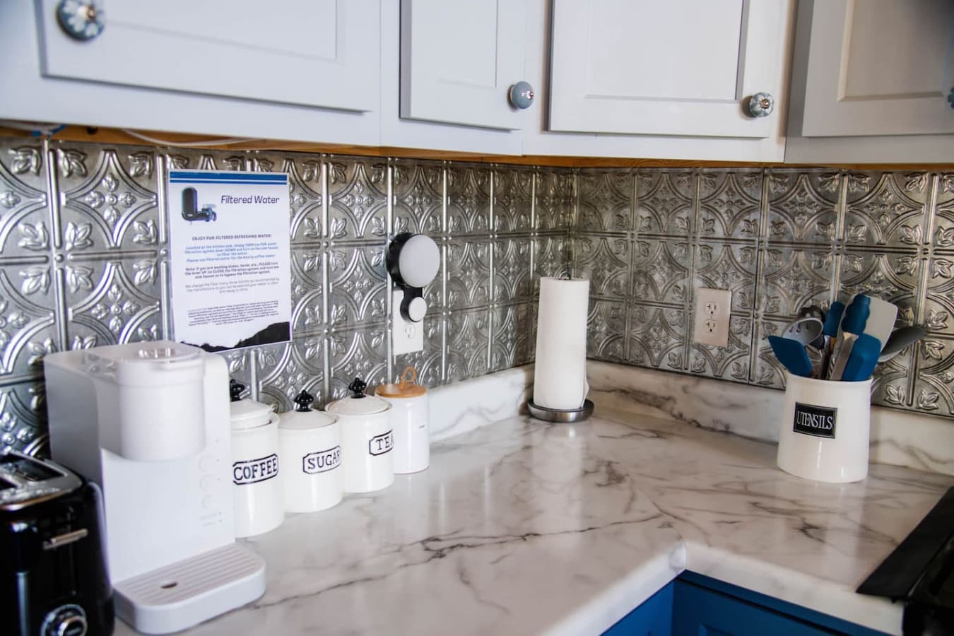 LL Kitchen corner