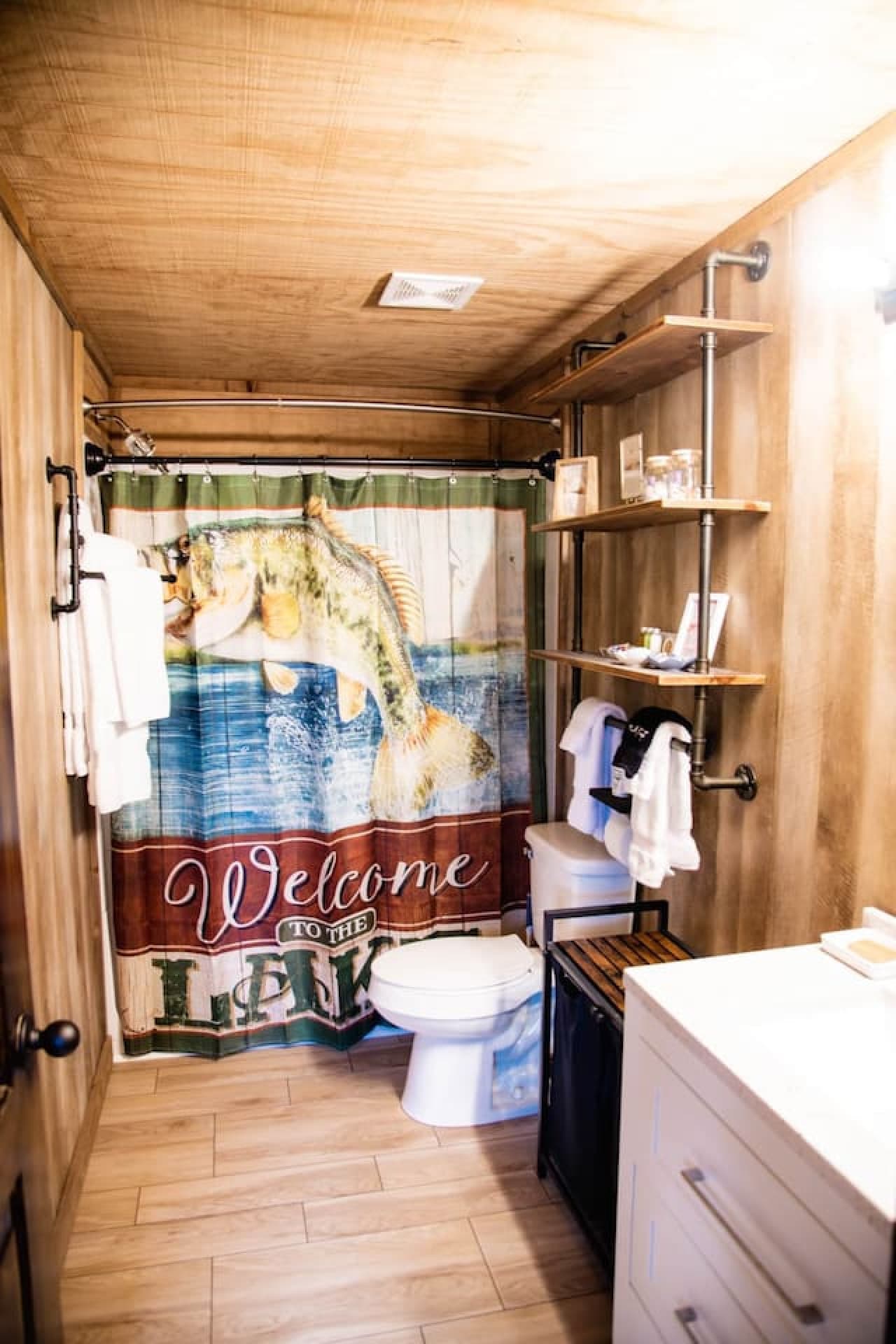 LL Bathroom overview portrait