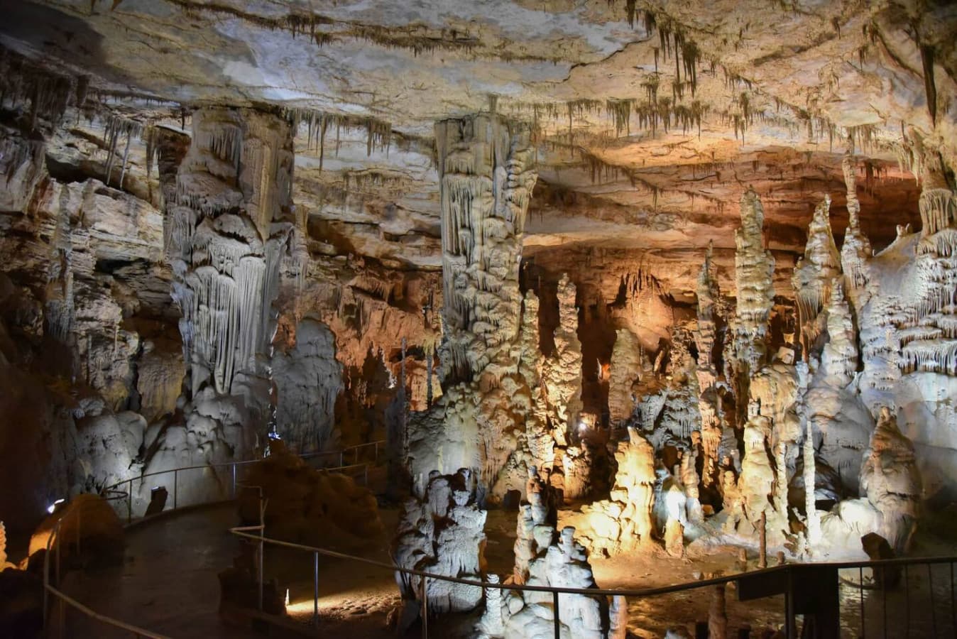 CathederalCaverns 21