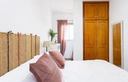 Eden Rentals 103 Surfy Stylish Bed&Coffee Room