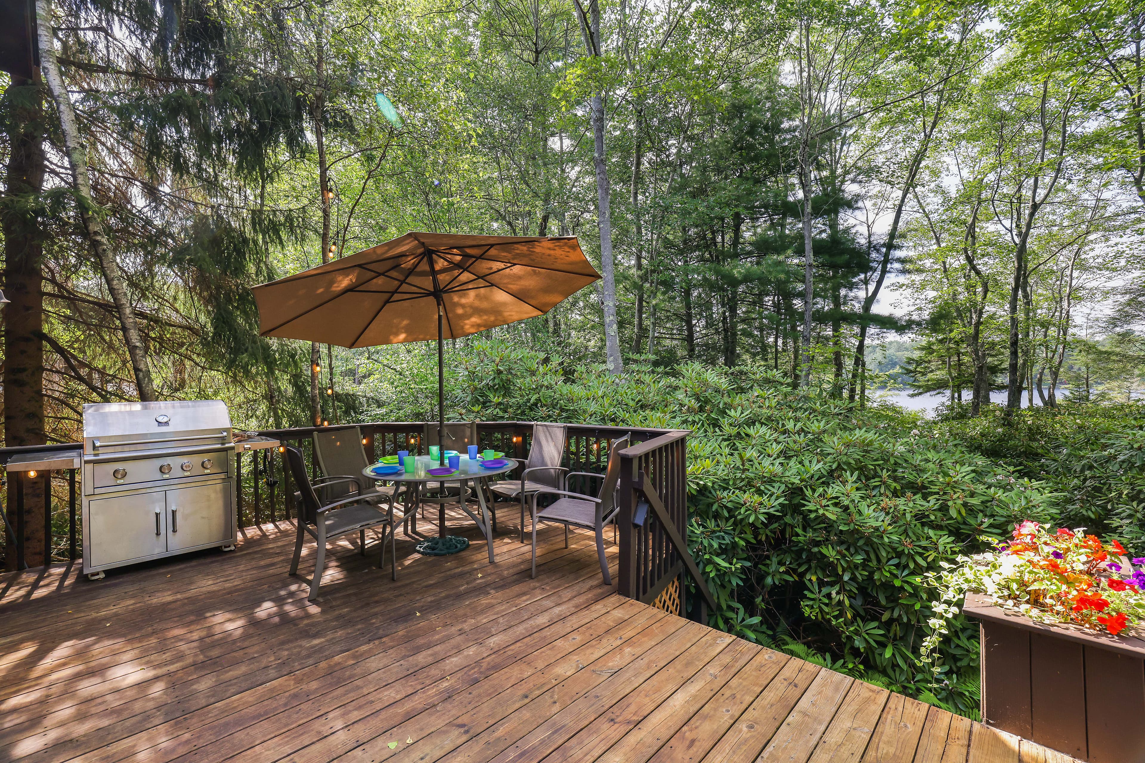 Dining area on deck with ultra premium bbq grill