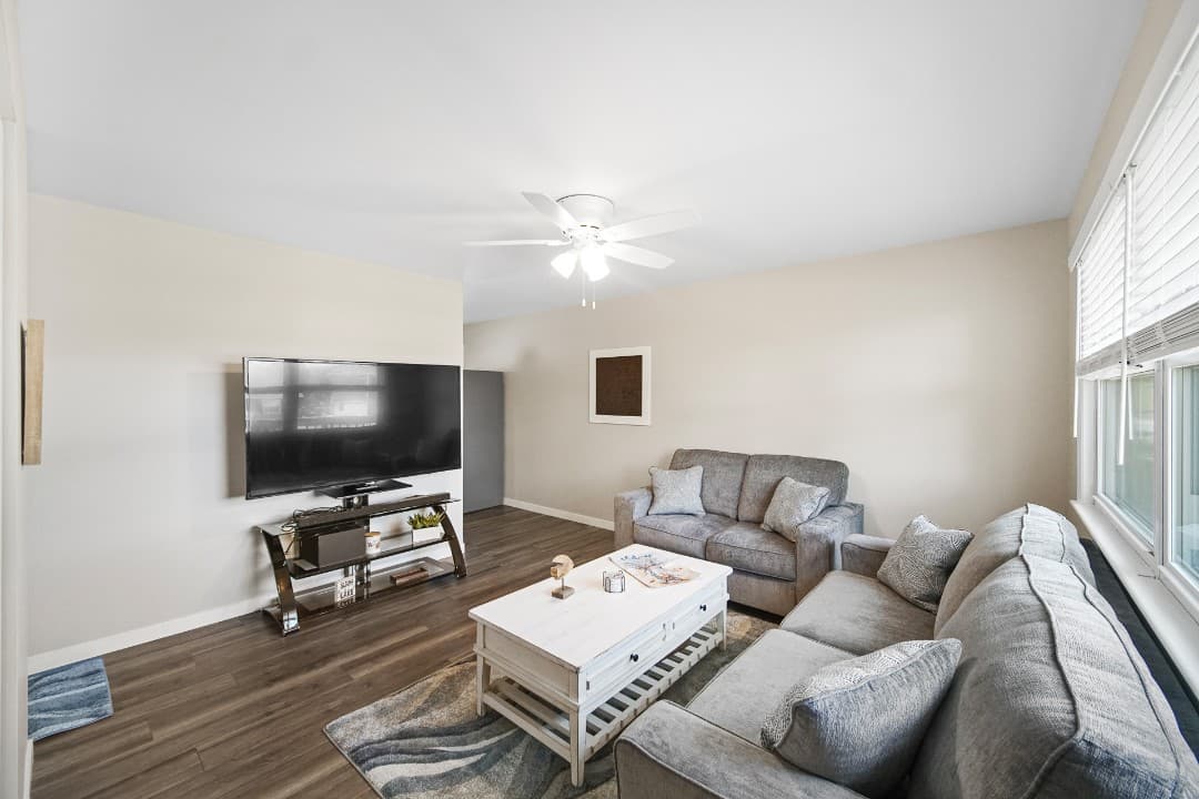 NEW!  The Oaks - Cozy Home Near Lake  Michigan! 