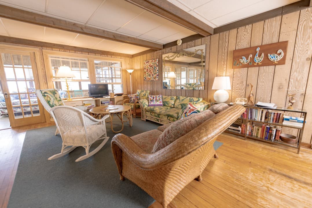 MTM Premier Beach Cottage on Lake Michigan Shore