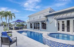 3BR Waterfront Villa w/ pool