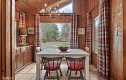 Cedar Wood Lodge w/Kayaks & Canoes, Outdoor Dining