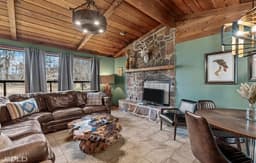 Cool Moss Stone Lodge w/Kayaks & Canoes