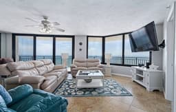 Beachfront 3 Bed, 3 bath Condo, Balcony & Pool