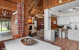 Cedar Wood Lodge w/Kayaks & Canoes, Outdoor Dining
