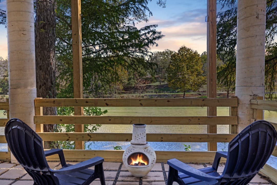 Guadalupe Riverfront Home | Kayak + Decks & Games