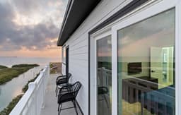 Waterfront Luxury | Mins to Beach & SpaceX Views