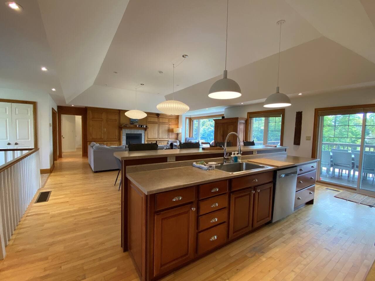 Fully equipped kitchen with stainless steel appliances, breakfast counter, drip coffee maker, dishwasher and everything else you'll need to cook up your favorites!