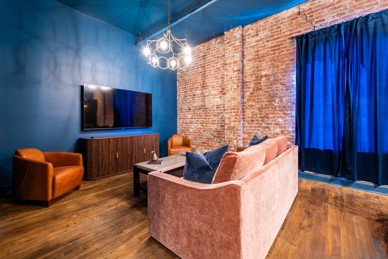 Hollyhock Suite 510: 2 beds/1 bath