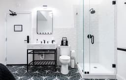 Hollyhock Suite 509: 1 bed/1 bath