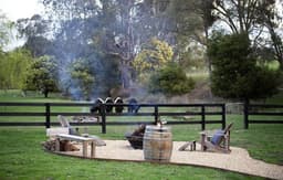 Valley Park High Country Retreat - Farm Stay Feel, Tiny Home Vibes