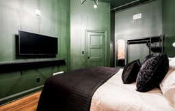 Hollyhock Suite 505: 2 beds/1 bath