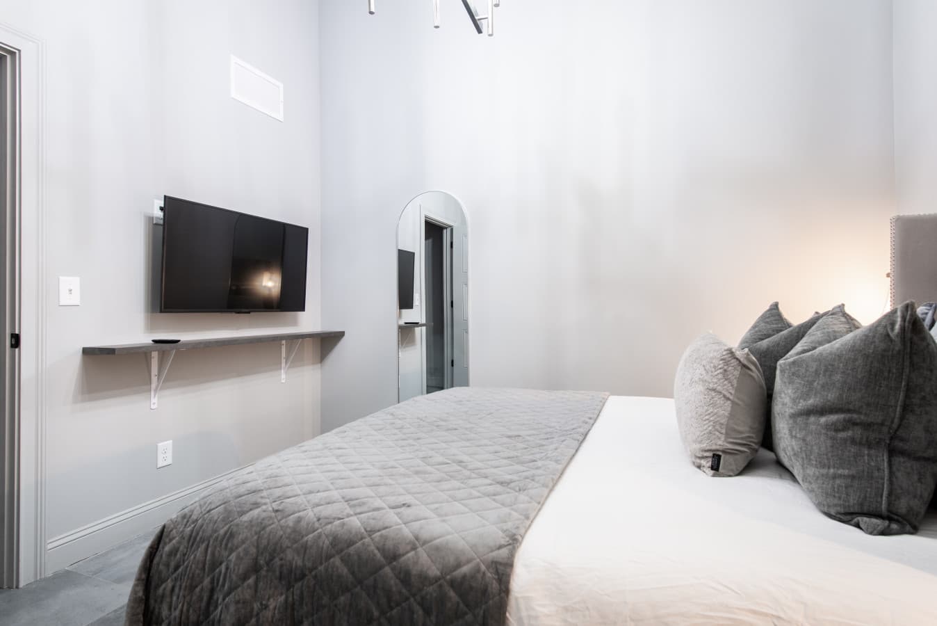 Hollyhock Suite 503: 2 bed/1 bath