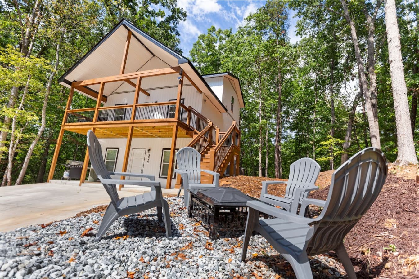 Panda Lakehouse | Chic 4BR Retreat - Lake Hartwell