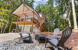 Panda Lakehouse | Chic 4BR Retreat - Lake Hartwell