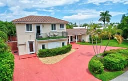Trendy 1BR/2BA Heated Pool Short Walk to the Beach