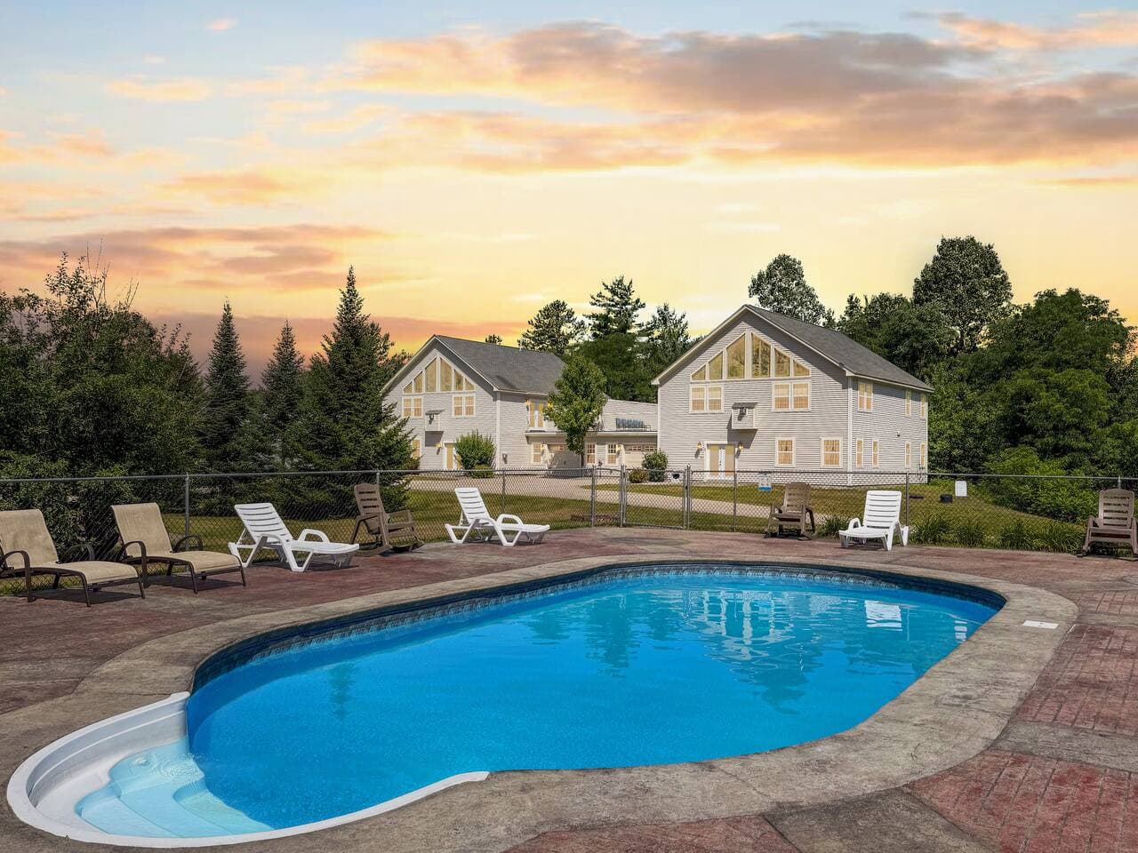 Locust Lodge #2 | 18 Beds, Sleeps 28, HotTub, Pool