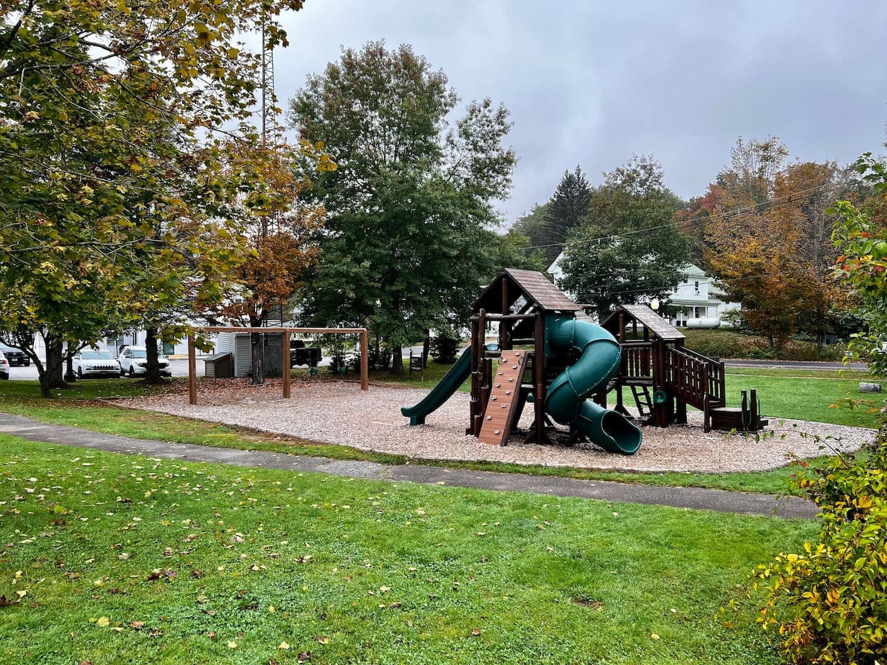Multiple playgrounds within a 5-10 minute walk of the house