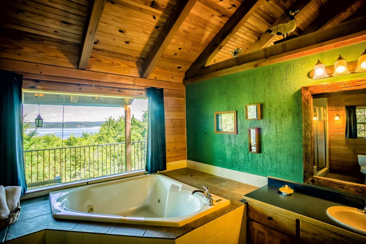 Jacuzzi with View of Beaver Lake