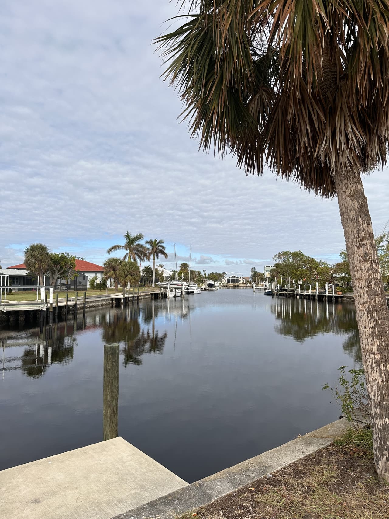Cozy 3 Bedroom  Home on a Deep Canal with a pool near Fisherman's Village