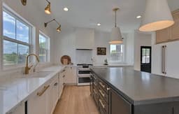Modern Farmhouse | Pet Friendly|Hot tub & Fire Pit