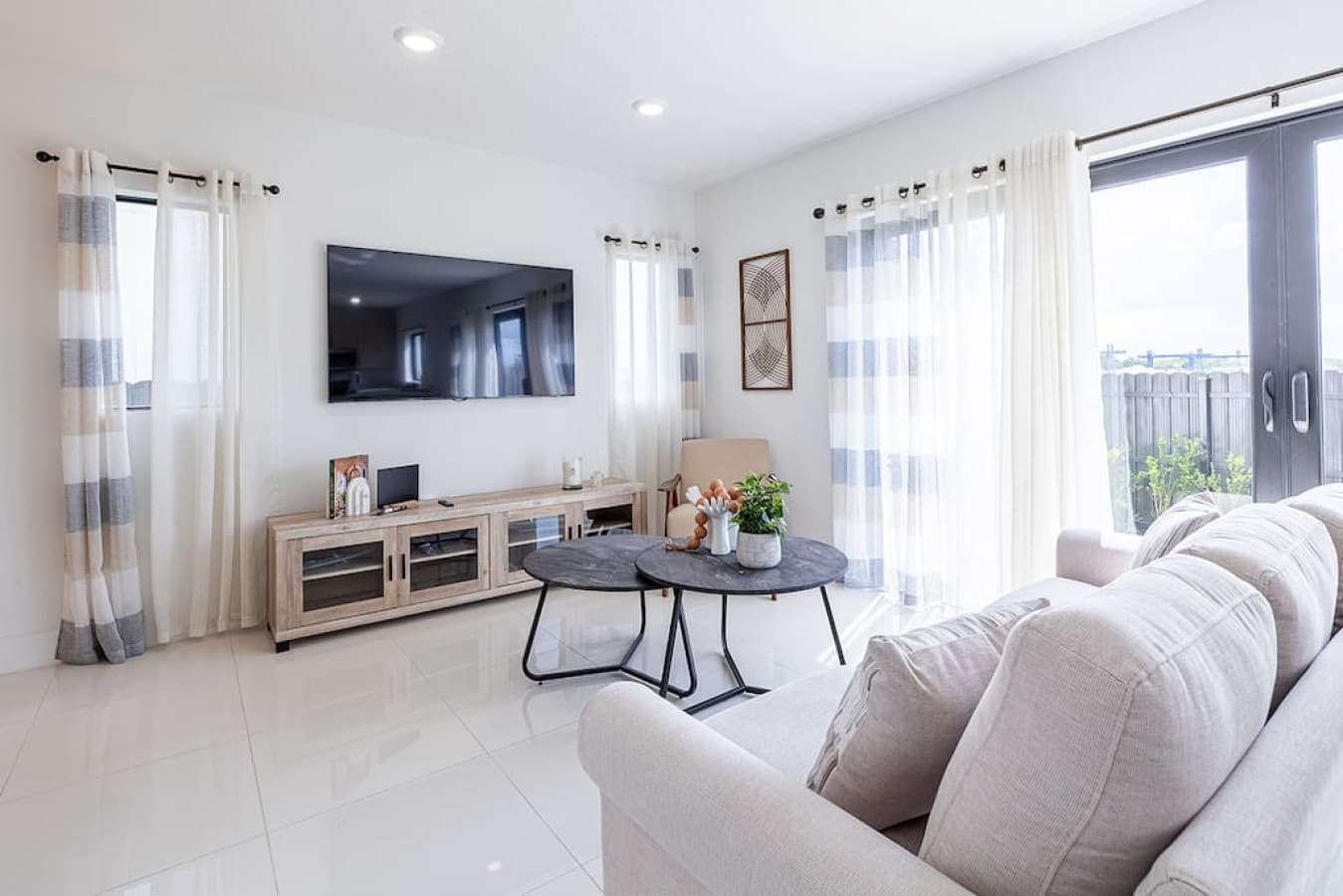 NEW Luxury 5BR Villa - Casa Palmera