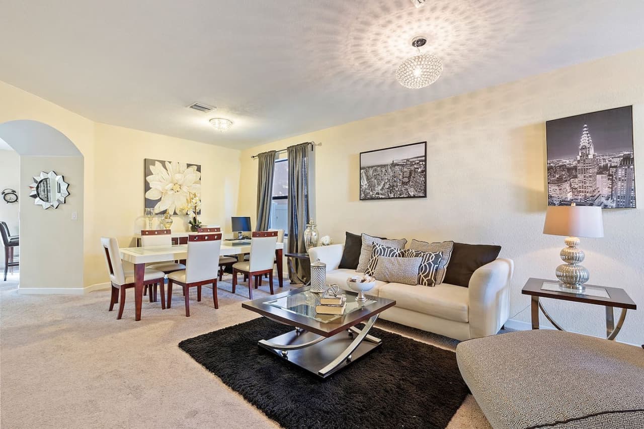 Sunset Villa - stunning 4BR home great for groups