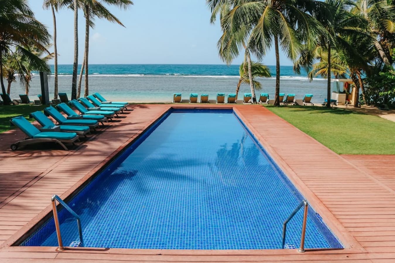 Sea La Vie Apartment - Adorable ocean front!