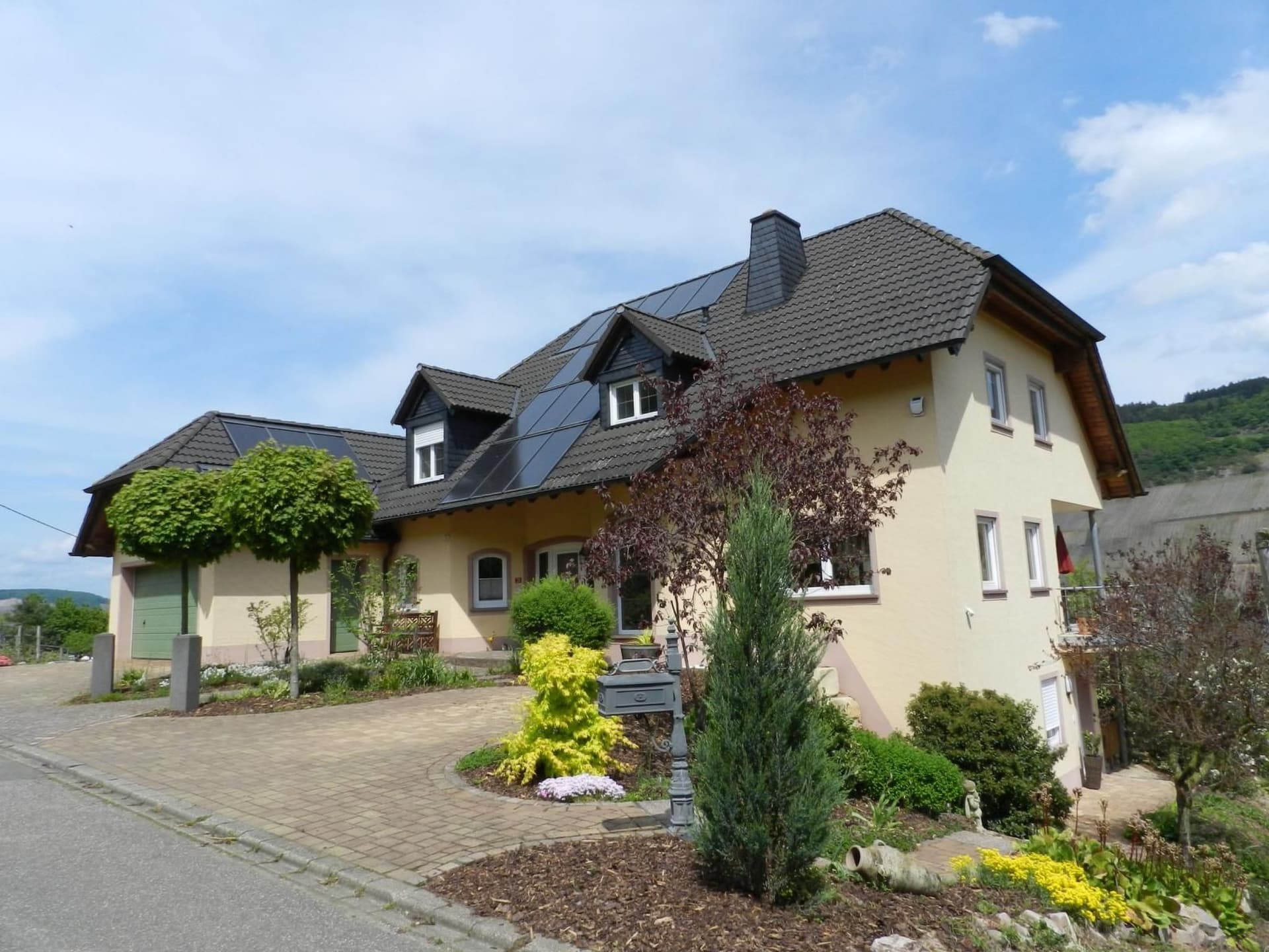 Schöne Ferienwohnung mit Terrasse und Moselblick