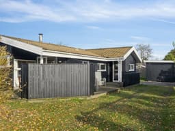 "Yma" - 250m from the sea