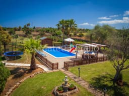 Villa mit 5 Schlafzimmern und Pool auf dem Lande