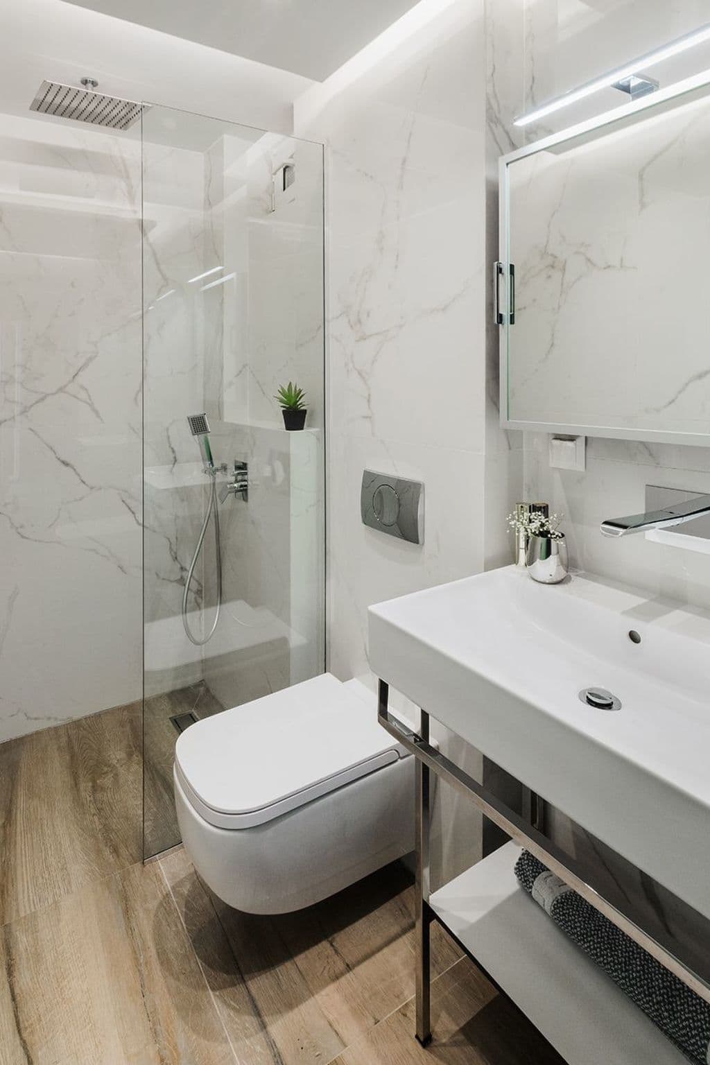 in Pallini mit Eigener Terrasse