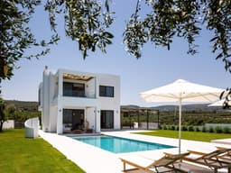 Elegante Villa mit beheiztem Pool und fantastischer Aussicht