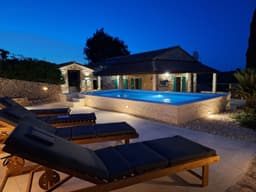 Romantisches Steinhaus für einen erholsamen Urlaub