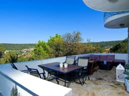 "Villa Lida" mit Blick auf das Wasser