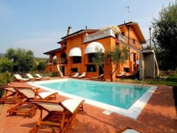Wohnung mit Terrasse und Pool