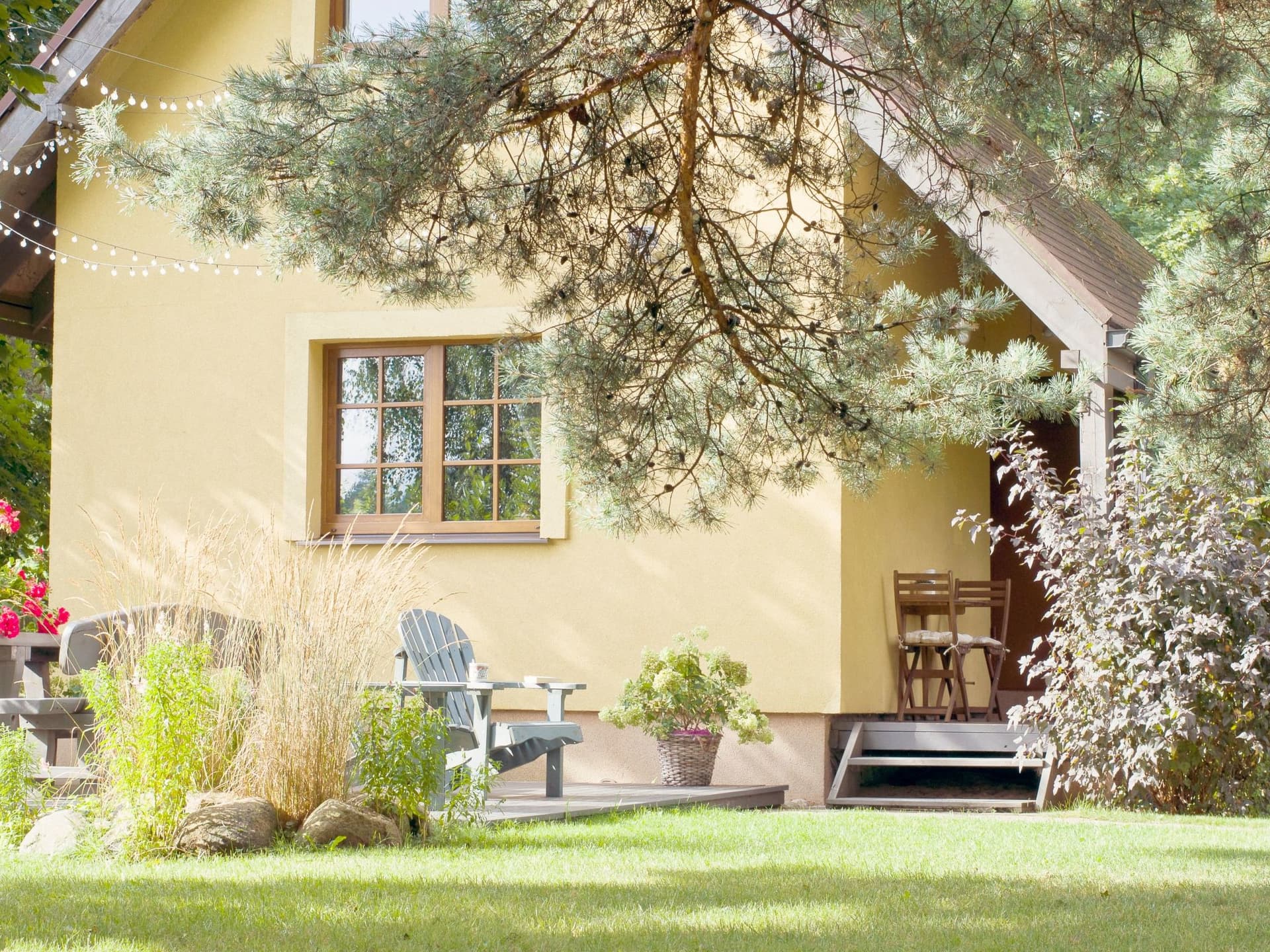 mit eigenem Parkplatz